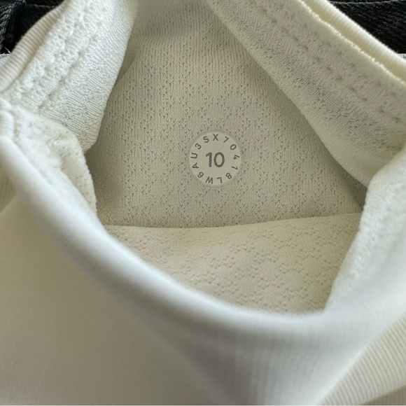 Lululemon Wunder Under HR Crop Flocked White Floral Velvet Mesh Leg Size 10 - Picture 11 of 11